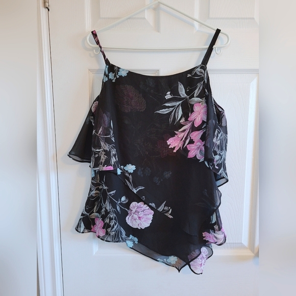 Le Chateau flutter sleeve open shoulder Blouse Size M - Picture 4 of 5